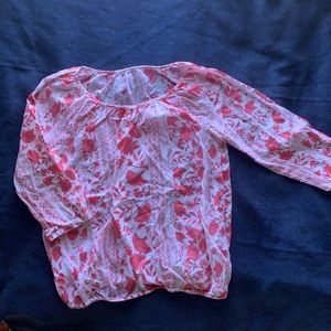 Pink and white flowery blouse!